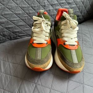 Alexander McQueen Sneakers *AUTHENTIC*